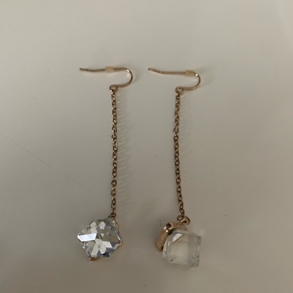 ✨ Faux diamond drop earrings ✨ - Picture 2 of 3